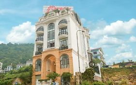 Paradise Hotel